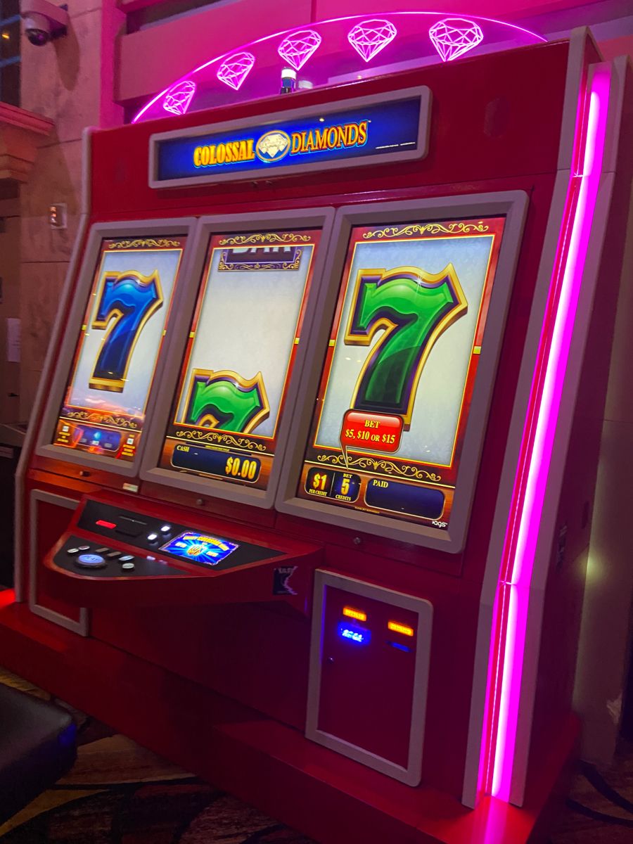 Lucky Chance کیسینو میں سلاٹ کھیلنا شروع کریں۔
